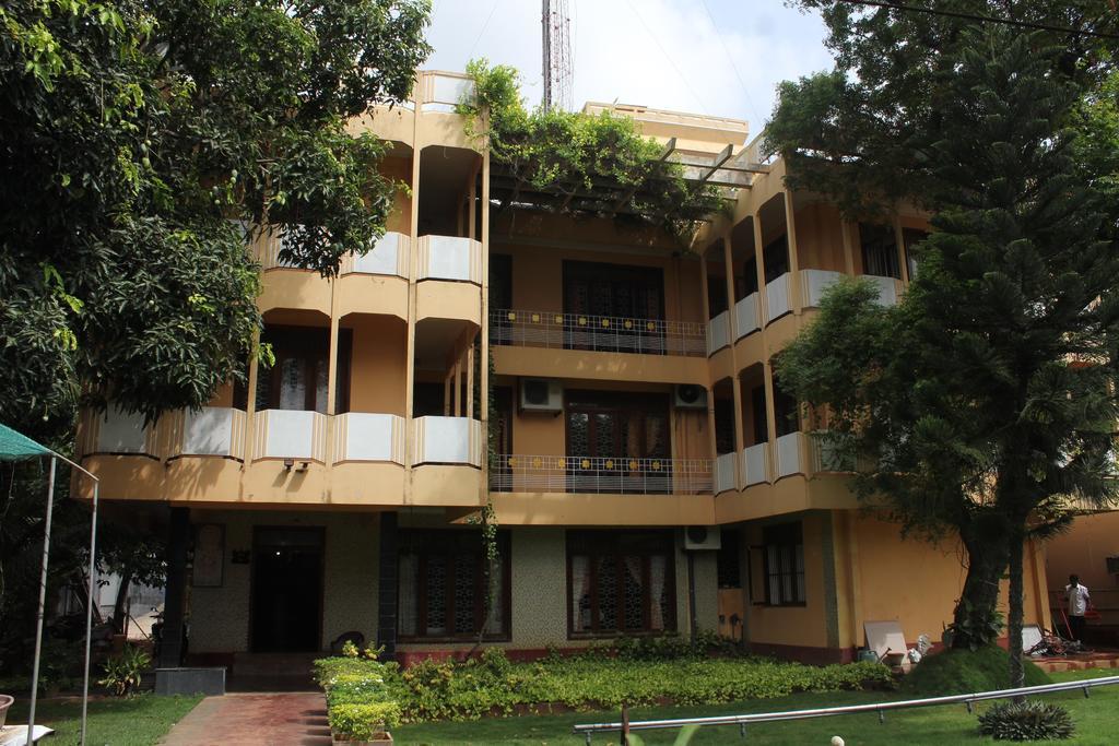 Oyo 318 Pillaiyar Inn Jaffna Exterior photo