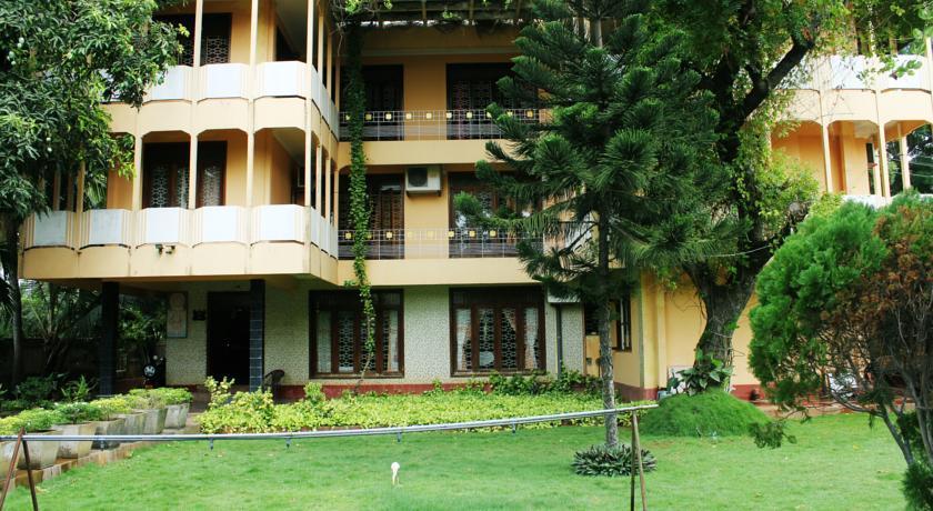 Oyo 318 Pillaiyar Inn Jaffna Exterior photo