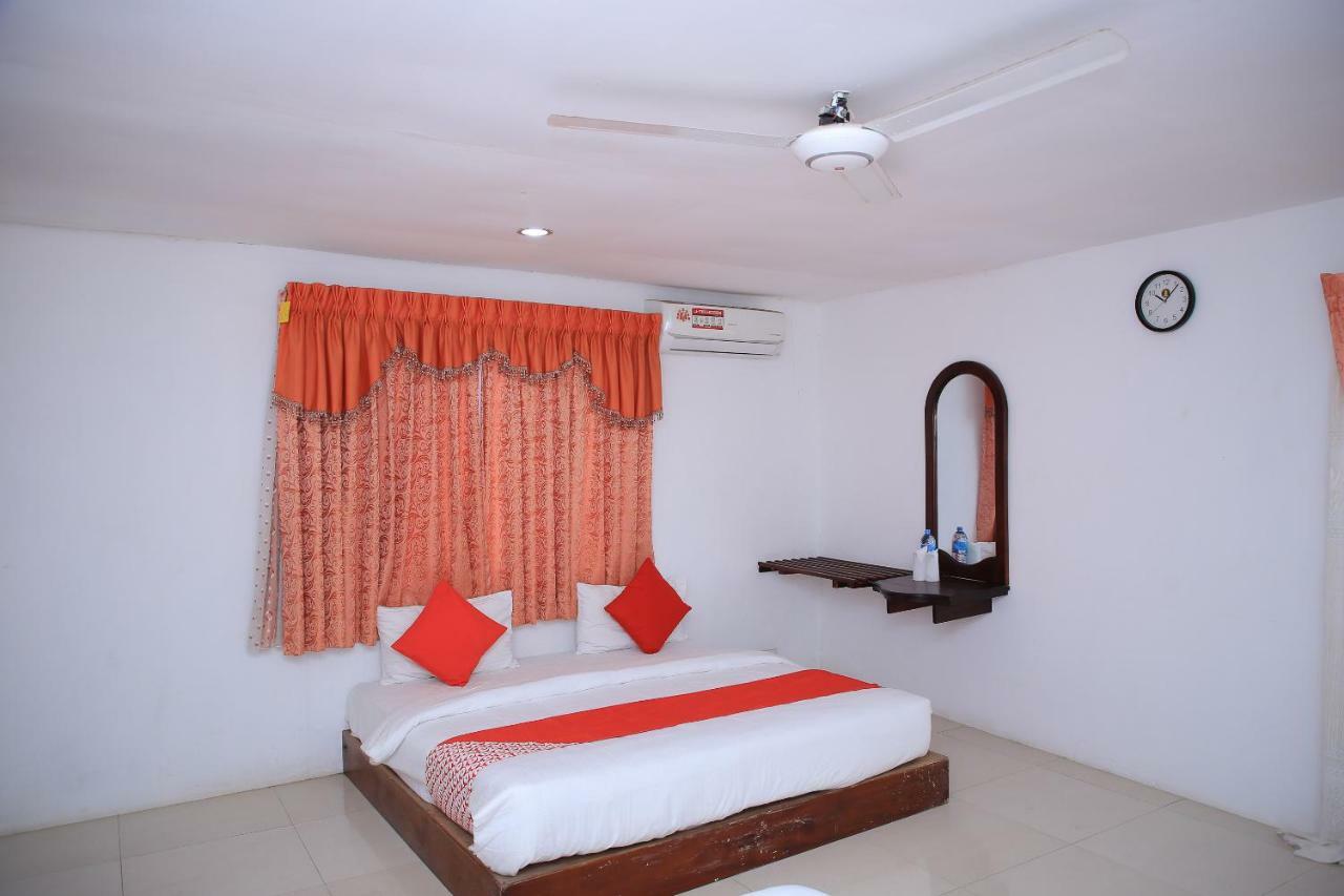 Oyo 318 Pillaiyar Inn Jaffna Exterior photo